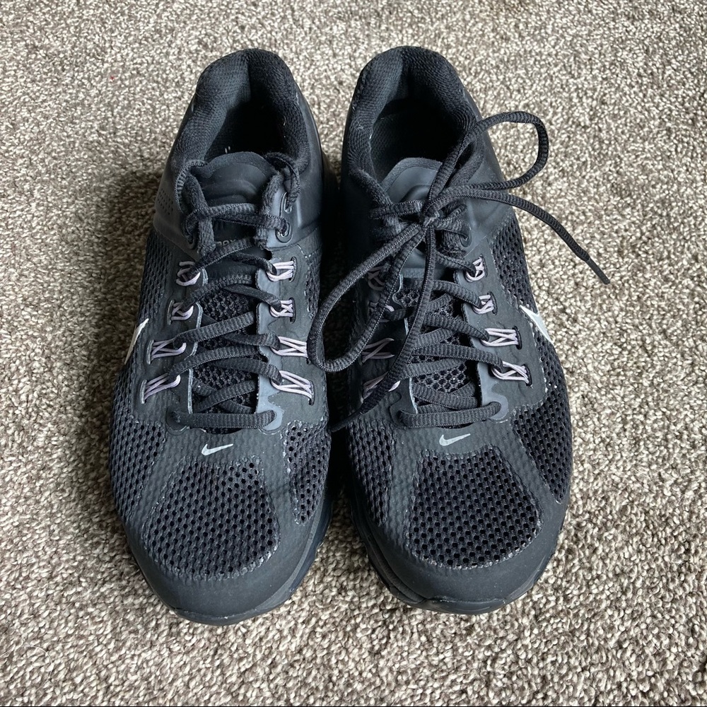 Black Nike Air Max Women’s Shoes size 8.5